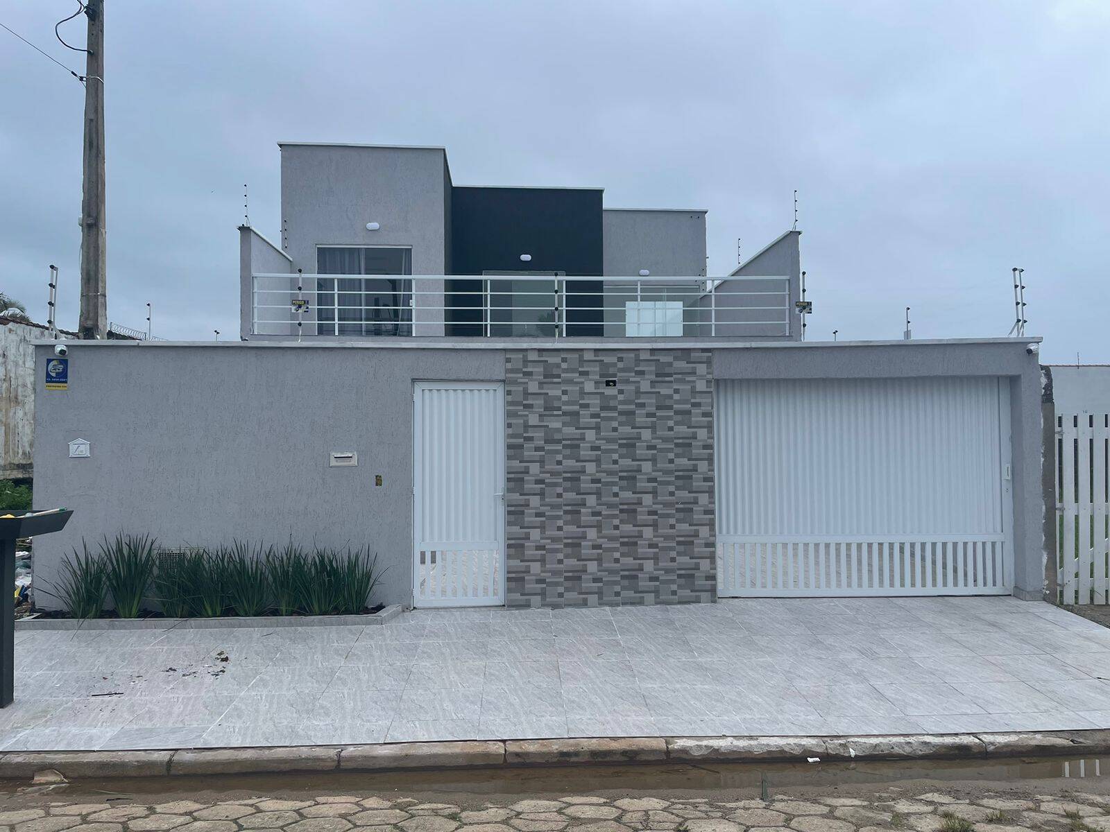 #2701 - Casa para Venda em Peruíbe - SP