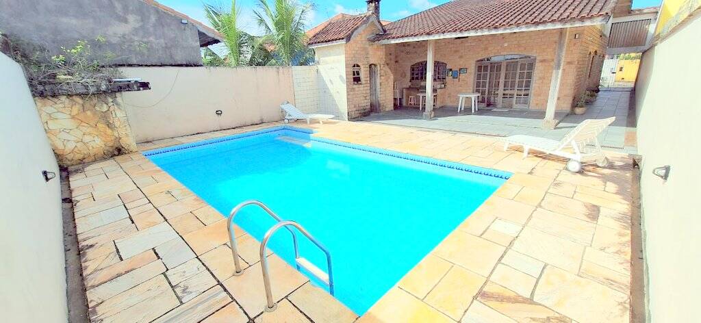 CASA LADO PRAIA COM PISCINA