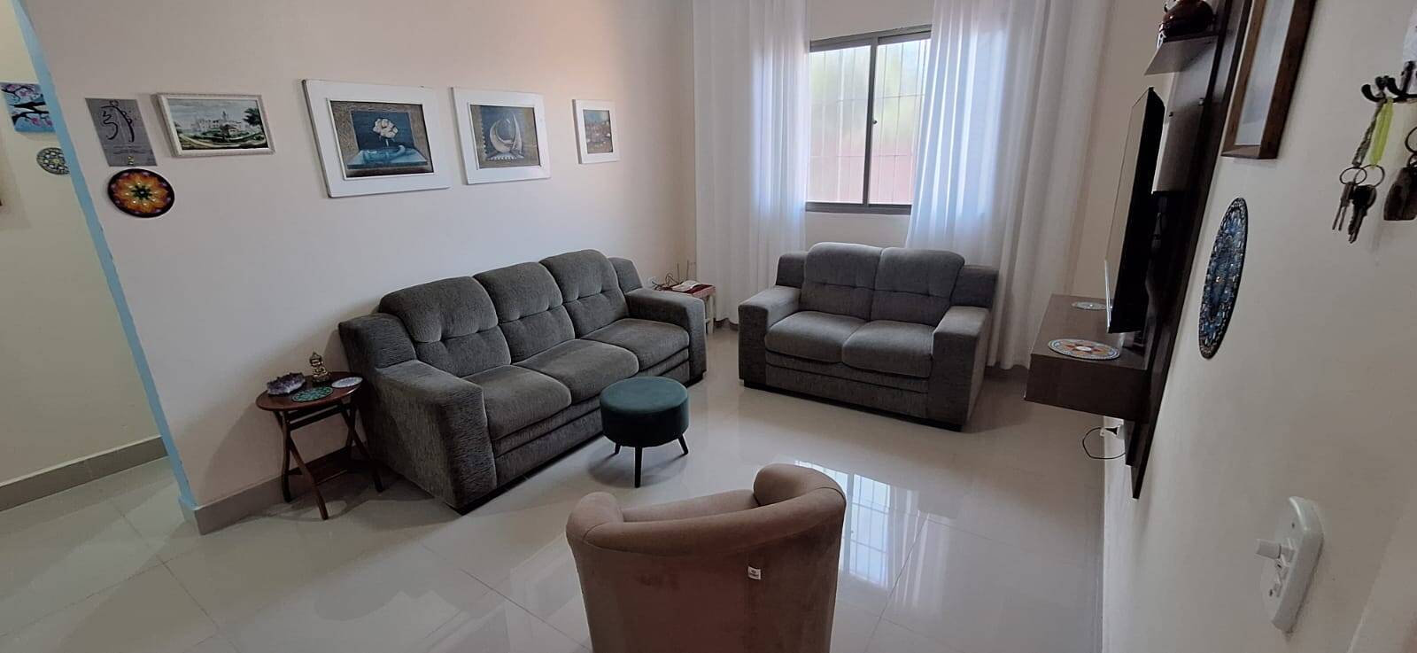 CASA COM 3 DORMITORIOS SENDO UMA SUITE A VENDA