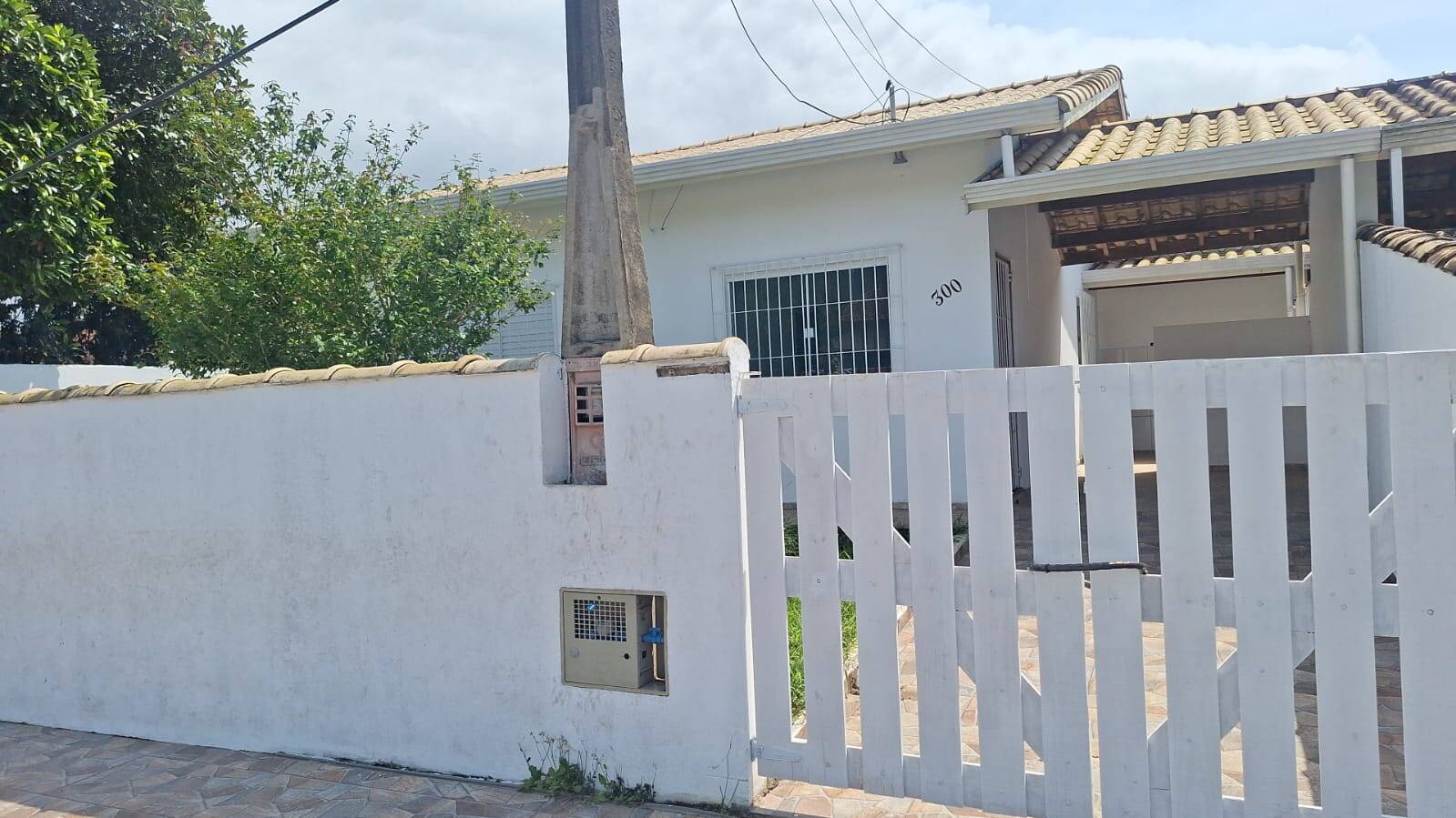 CASA BEM NOVA 2 DORMITORIOS,