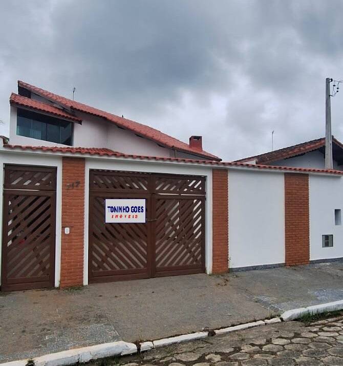SOBRADO PARA LOCAÇÃO COM 3 SUITES EM BAIRRO NOBRE