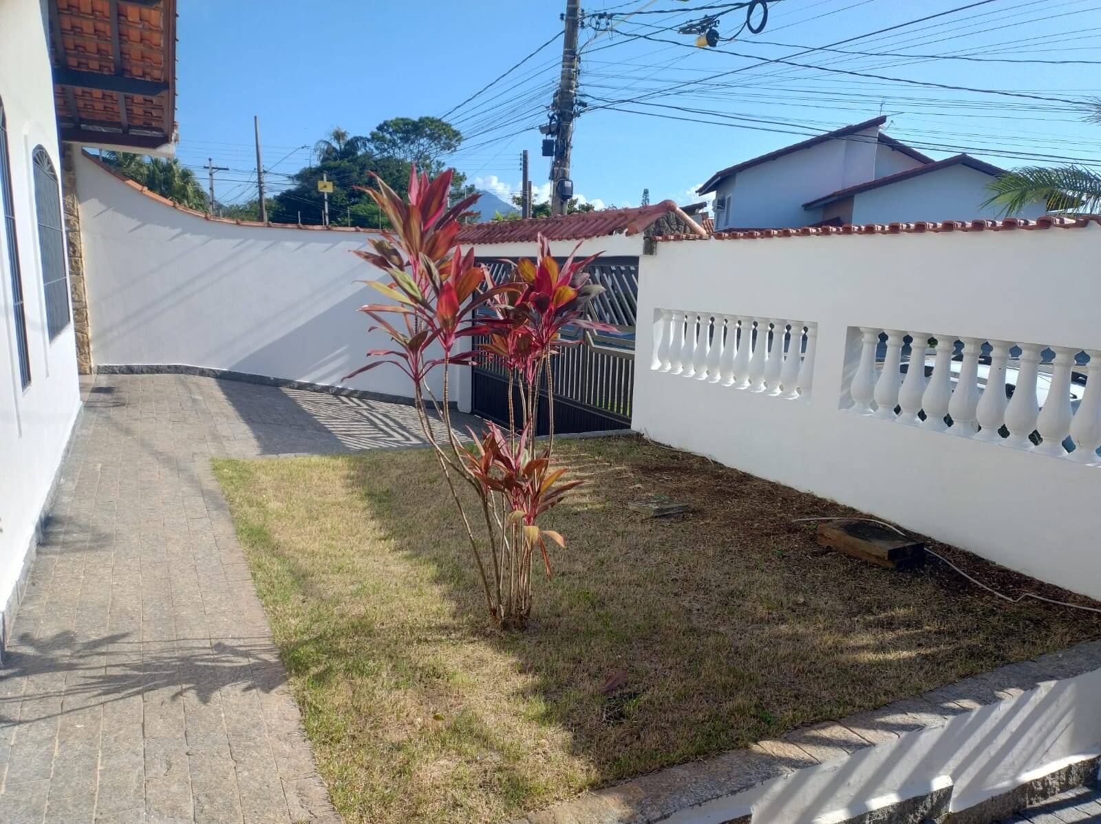 Casa para alugar com 3 quartos, 173m² - Foto 2