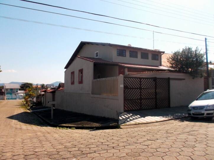 LINDO SOBRADO EM LOCAL PRIVILEGIADO.