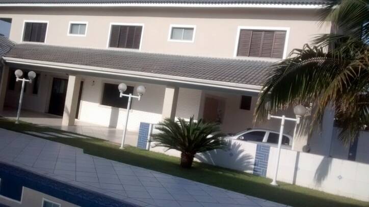 CASA EM CONDOMINIO FECHADO - FRENTE AO MAR - ESPETACULAR