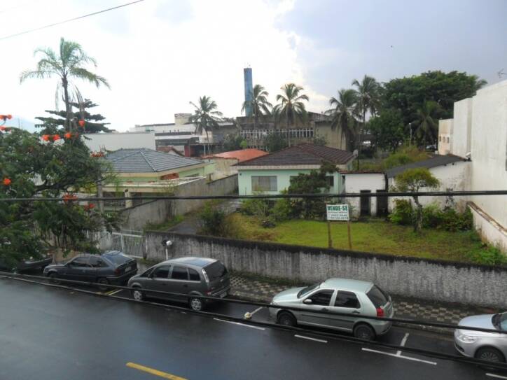 LOTE NA AREA CENTRAL, COM CASA ANTIGA