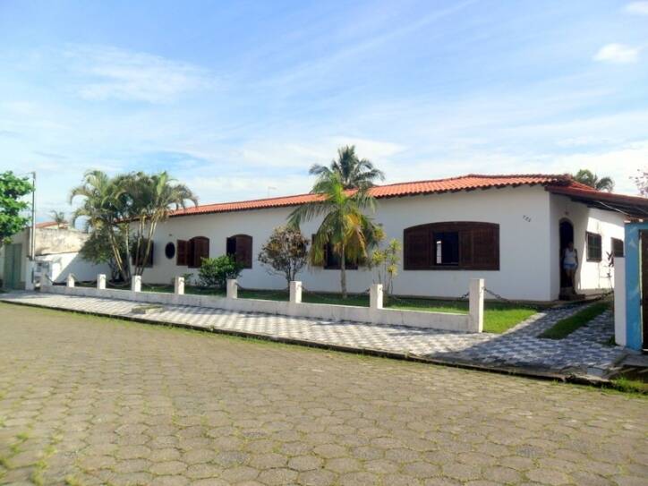 CASA LADO LINHA - 2 LOTES - PISCINA E CHURRASQUEIRA