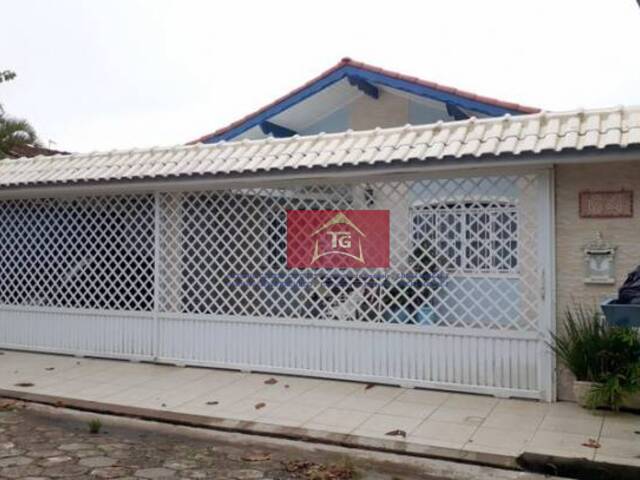 #2449 - Casa para Venda em Peruíbe - SP