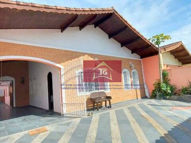 #2583 - Casa para Venda em Peruíbe - SP