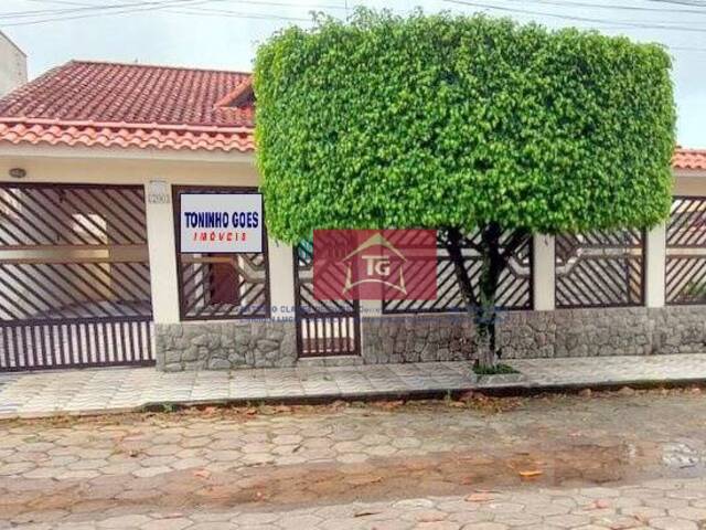 #2590 - Casa para Venda em Peruíbe - SP
